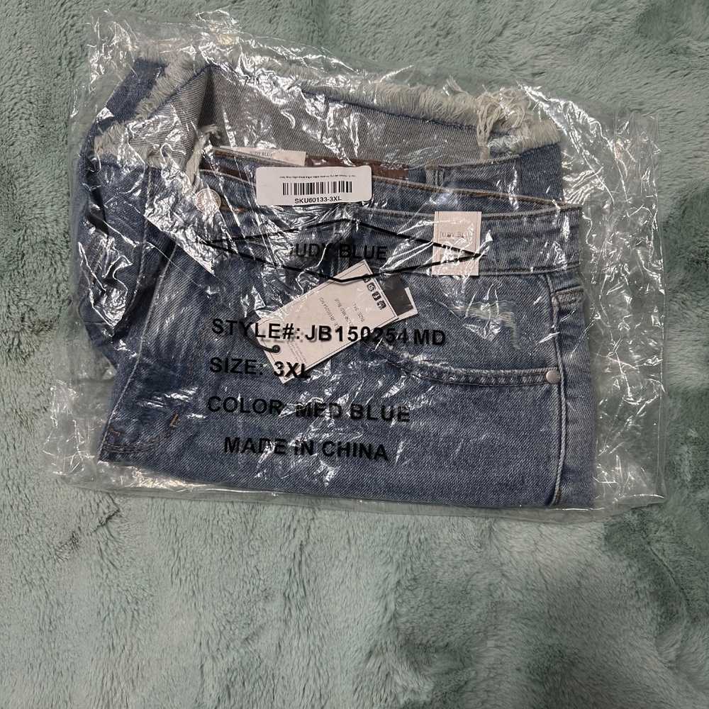 Judy Blue Rigid Magic Destroy Cut Off Shorts size 3XL - Picture 3 of 4
